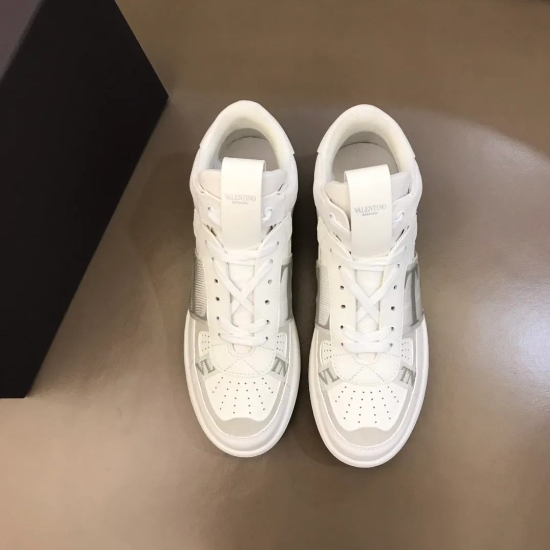P460◾️▫️V L7N high-top calfskin lace-up sneakers. No man should be able to refuse this style. The classic color scheme is so handsome! Purchase a high-precision replica of the original version to instantly sell off the market currency! 6 VLTN logo rubber effect straps - Valentino Garavani Logo printed on the back and tongue, all materials are customized to ensure quality!  Size: Male 38-44 (45.46 customized)